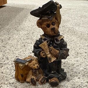 Graduation Boyd’s Bear Figurine with Diploma